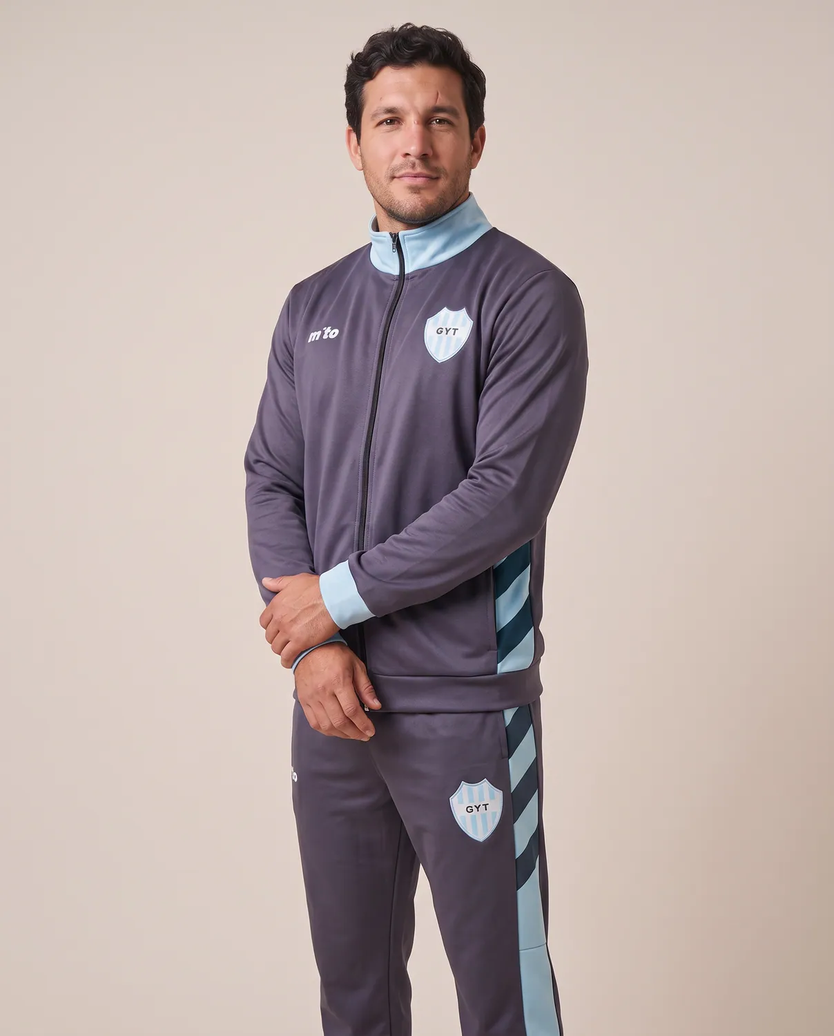 Campera / buzo · Gimnasia y Tiro de Salta, fabricada por 30 Colores