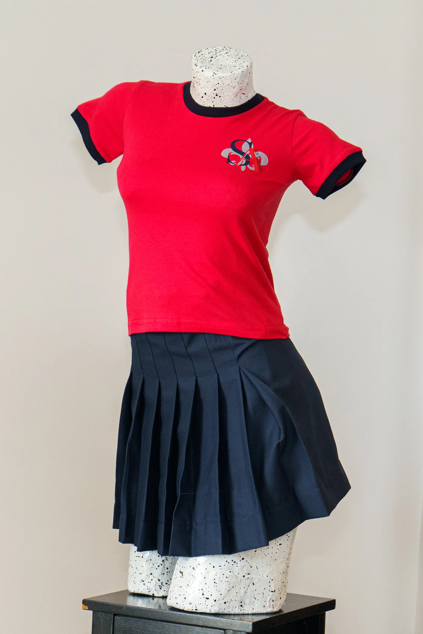 Uniformes escolares fabricada por 30 Colores